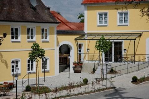 Hotel Eberl Hattenhofen  Εξωτερικό φωτογραφία